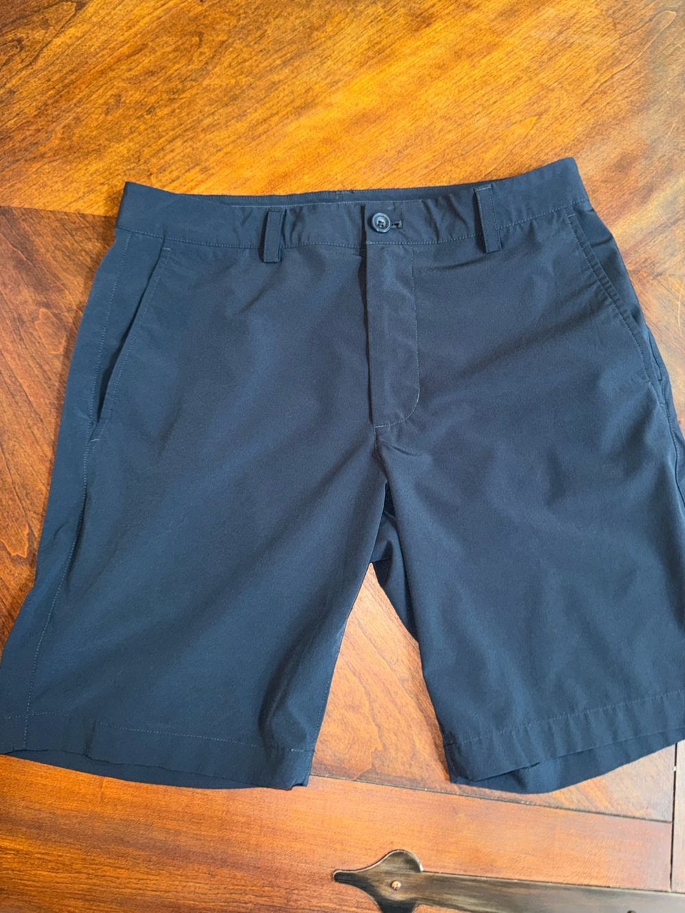 Vineyard Vines Men's Fairway Performance Golf Shorts Navy Blue Size 30 9” inseam